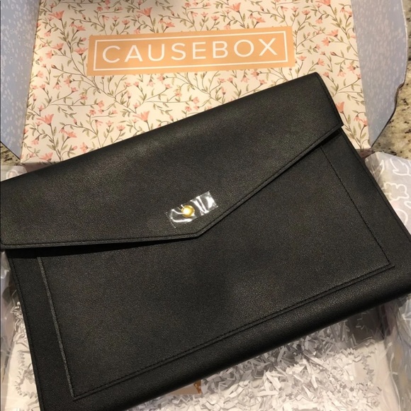 SOLD Causebox clutch brand new just arrived - Picture 1 of 3